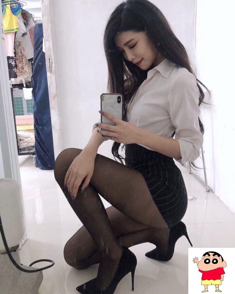 尤妆妆」露出性感大长腿，「白皙光滑的曲线」让人疯狂！ (11P)