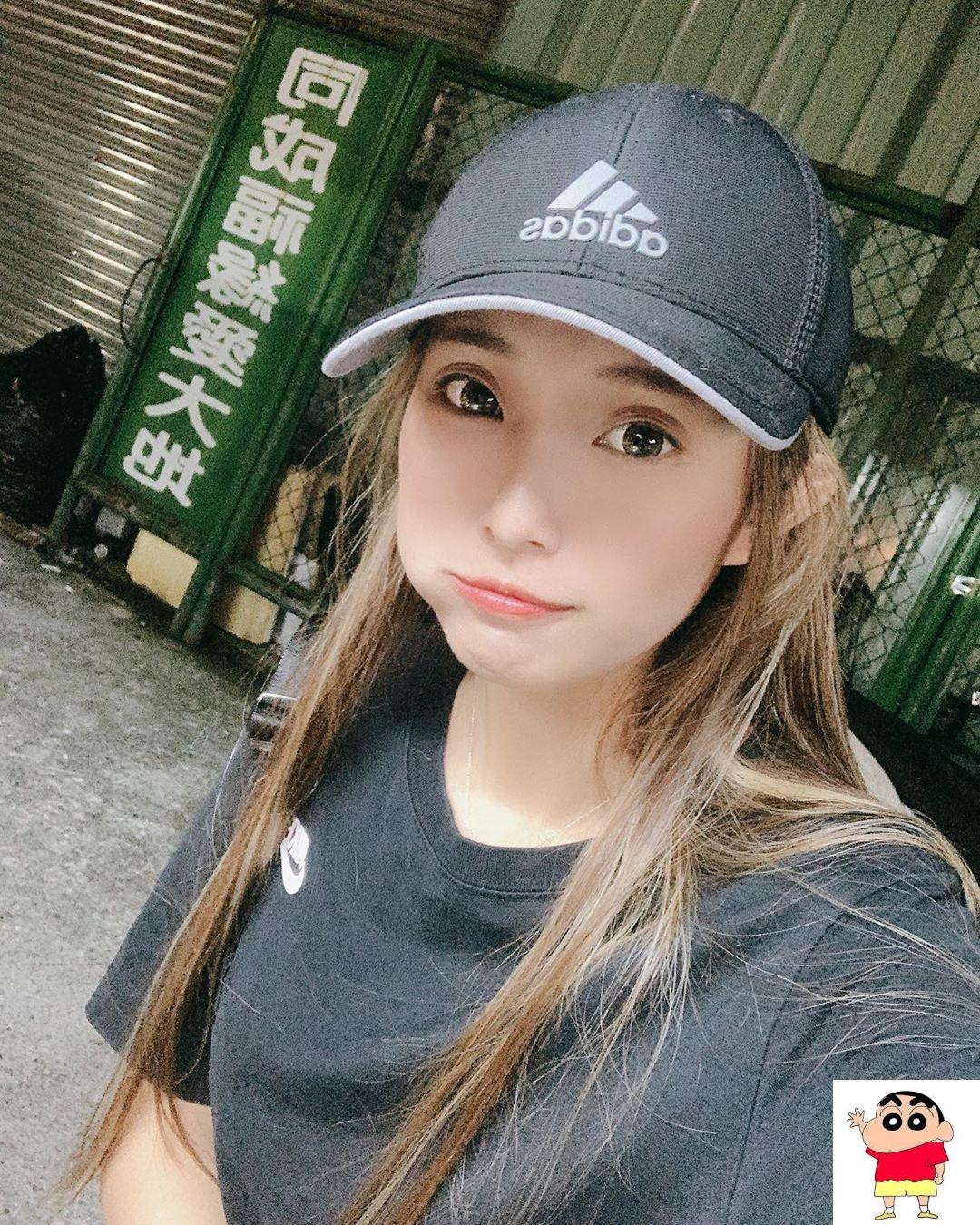 气质正妹萧婷云笑容太迷人 吸引大众目光 (15P)